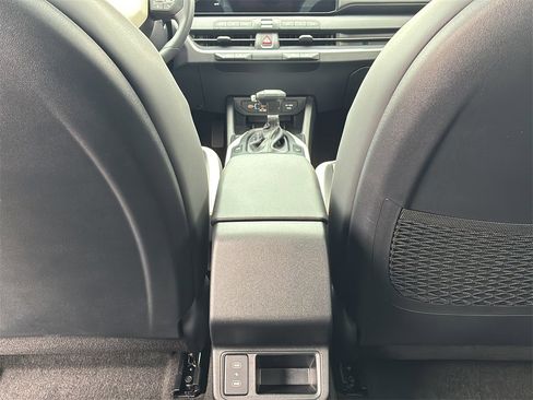 New 2025 Kia K4 GT-Line image 17