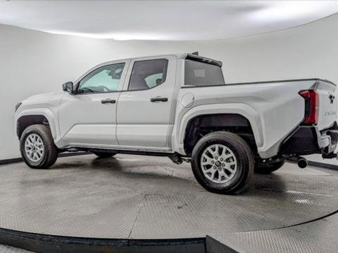 Used 2025 Toyota Tacoma SR image 6