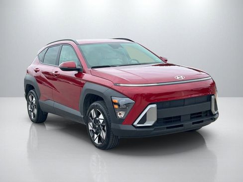 Used 2025 Hyundai Kona SEL image 3