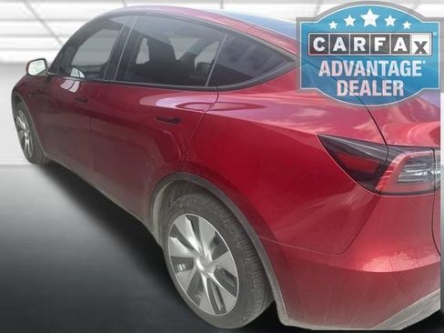 Used 2024 Tesla Model Y Long Range AWD/4WD image 3