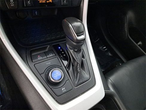 Used 2022 Toyota RAV4 XSE image 30