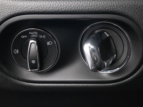 Certified 2026 Porsche Macan AWD/4WD image 24