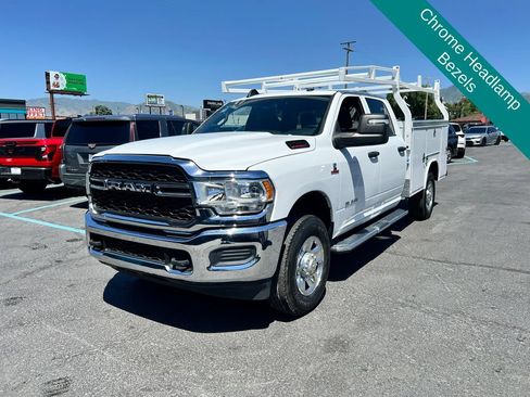 Used 2024 RAM 3500 Tradesman w/ Chrome Appearance Group AWD/4WD image 9