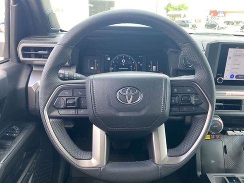 Certified 2025 Toyota Tacoma SR5 AWD/4WD image 14