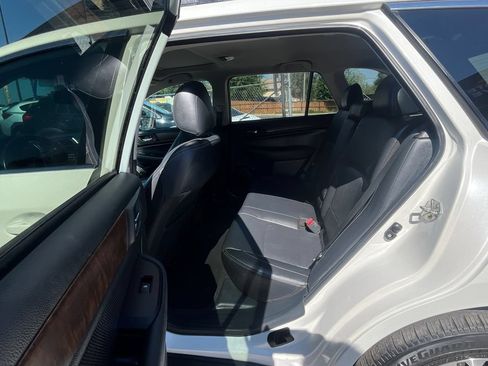 Used 2016 Subaru Outback 2.5i Limited AWD/4WD image 21