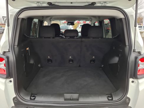 Certified 2023 Jeep Renegade Latitude image 27