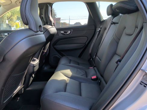 Used 2025 Volvo XC60 B5 Plus image 17