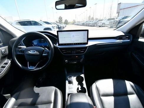 Used 2024 Ford Escape Platinum AWD/4WD image 3