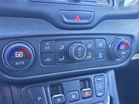 Used 2020 GMC Terrain SLE w/ Driver Convenience Package image 19