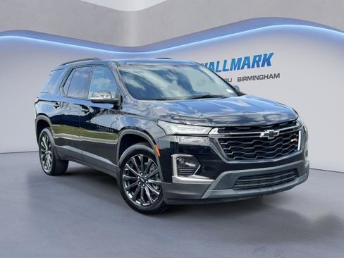 Used 2022 Chevrolet Traverse RS FWD image 1