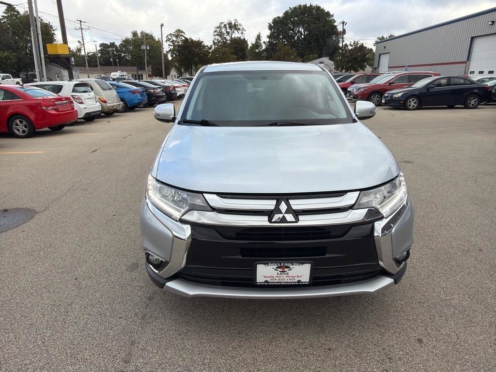 Used 2017 Mitsubishi Outlander SE AWD/4WD image 3