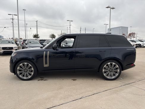 Used 2025 Land Rover Range Rover Long Wheelbase Autobiography image 6