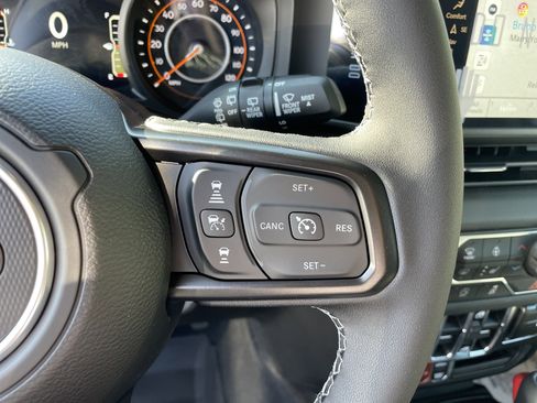 New 2026 Jeep Wrangler Unlimited Rubicon AWD/4WD image 19