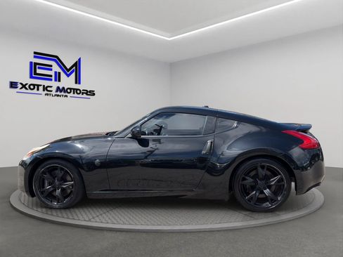Used 2010 Nissan 370Z Touring w/ Sport Pkg RWD image 2