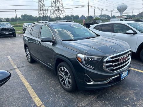 Used 2021 GMC Terrain SLT w/ LPO, Cargo Package AWD/4WD image 2