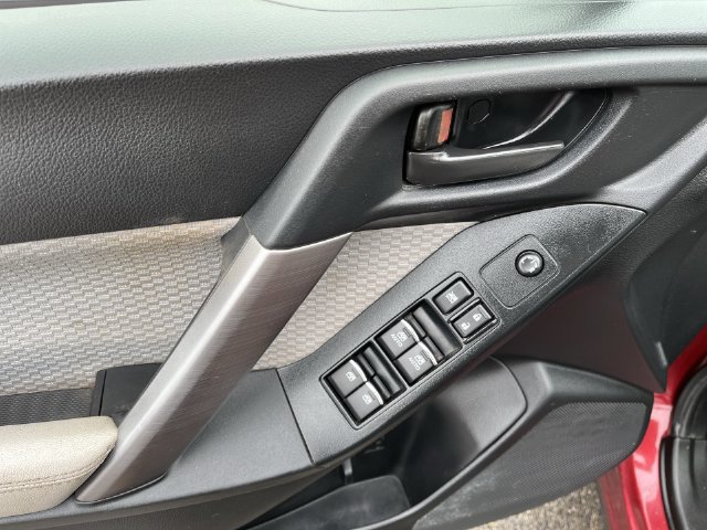 Used 2018 Subaru Forester 2.5i Premium w/ All-Weather Package AWD/4WD image 17