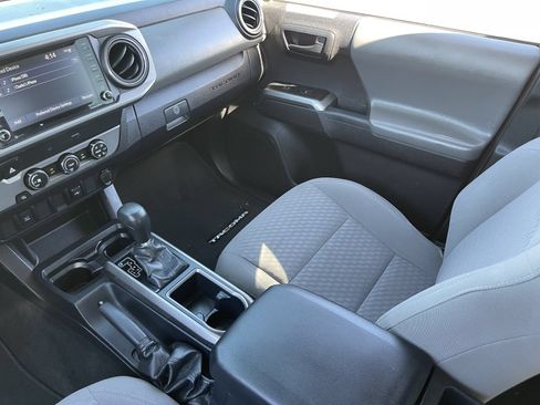 Used 2021 Toyota Tacoma SR5 RWD image 17