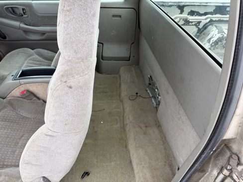 Used 1998 Chevrolet S10 Pickup LS image 12