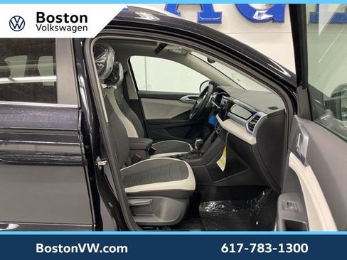 New 2026 Volkswagen Taos SE image 13