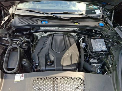 Certified 2023 Porsche Macan Turbo AWD/4WD image 30