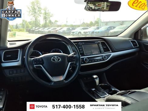 Used 2019 Toyota Highlander XLE AWD/4WD image 12