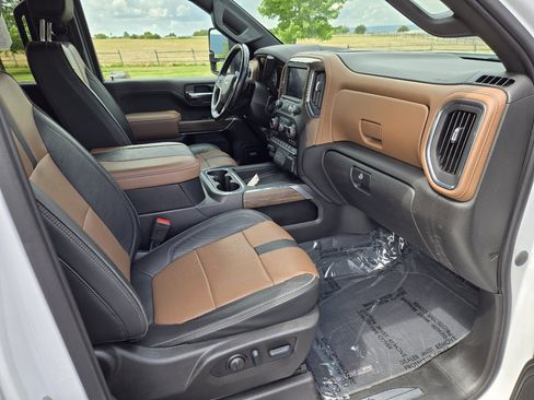 Used 2023 Chevrolet Silverado 3500 High Country w/ Technology Package image 33