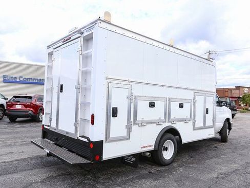 New 2026 Ford E-450 and Econoline 450 Super Duty w/ Power Equipment Group image 13