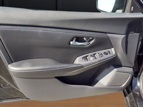 Used 2021 Nissan Sentra SV image 23