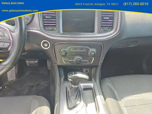 Used 2016 Dodge Charger SXT w/ Blacktop Package RWD image 6