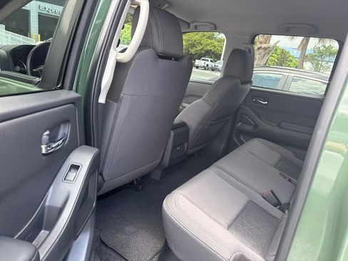 Certified 2025 Nissan Frontier SV RWD image 5