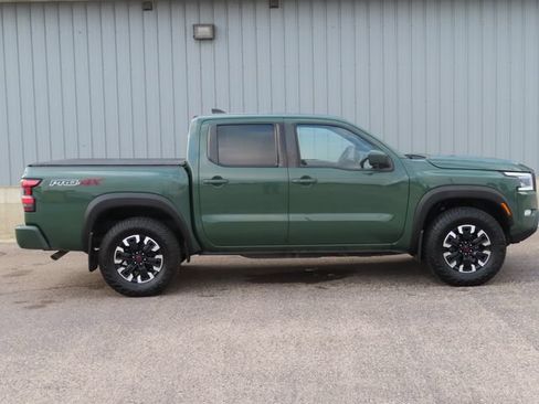 Used 2022 Nissan Frontier PRO-4X AWD/4WD image 2