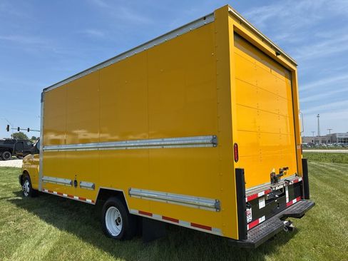 Used 2021 GMC Savana 3500 Extended w/ Power Convenience Package image 16