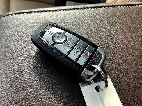 Used 2018 Ford F150 Lariat w/ Equipment Group 502A Luxury image 11