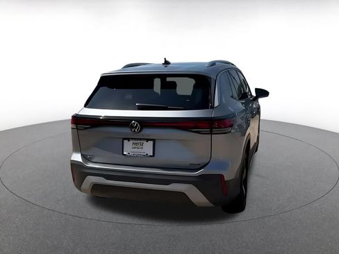 Used 2026 Volkswagen Tiguan SE AWD/4WD image 14