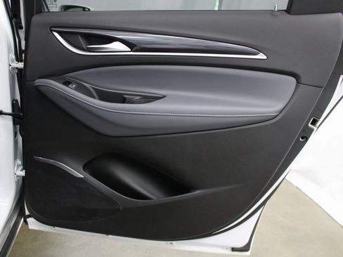 Used 2020 Buick Enclave Essence w/ Sound and Sites Package image 21