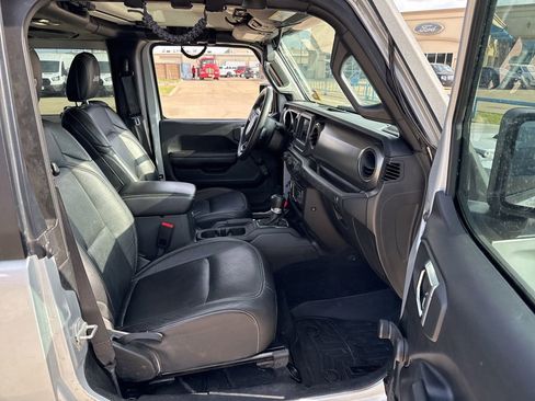 Used 2023 Jeep Wrangler Sport image 10