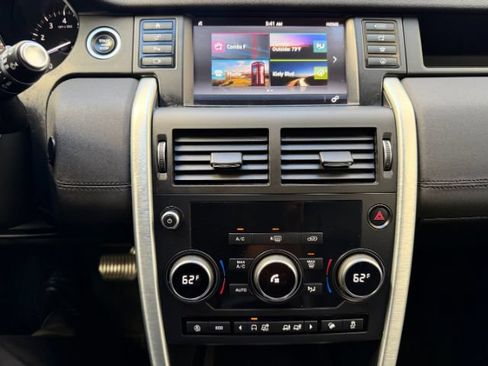 Used 2019 Land Rover Discovery Sport SE AWD/4WD image 24
