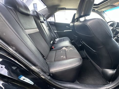 Used 2012 Toyota Camry SE FWD image 11