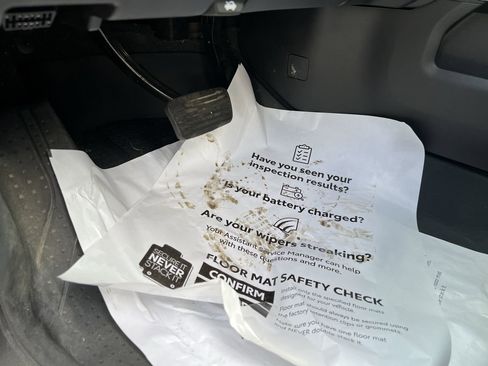 Used 2021 Chevrolet Silverado 1500 RST w/ Convenience Package II image 17