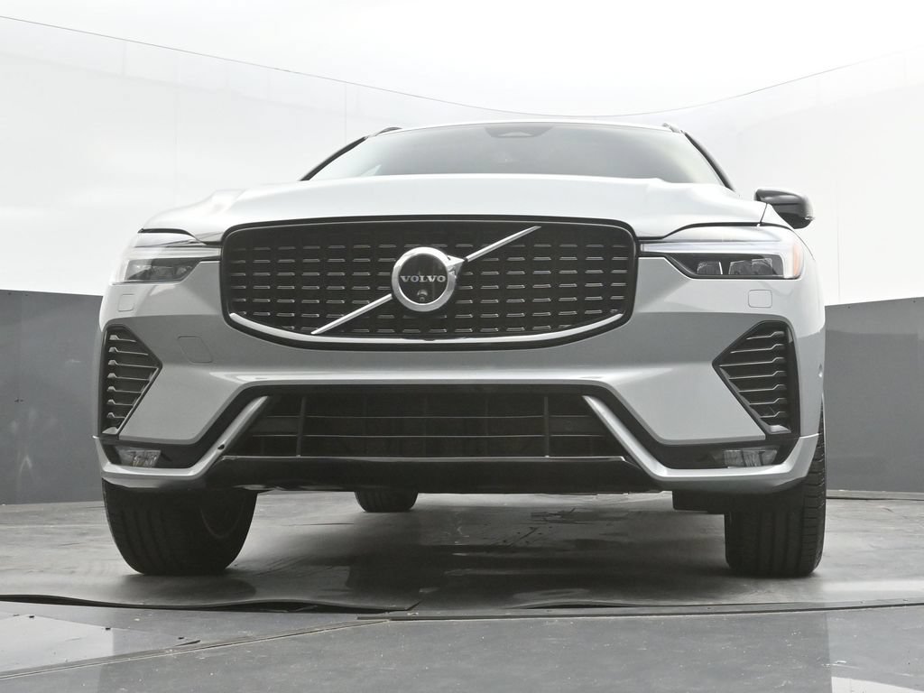 Certified 2024 Volvo XC60 B5 Plus AWD/4WD image 29