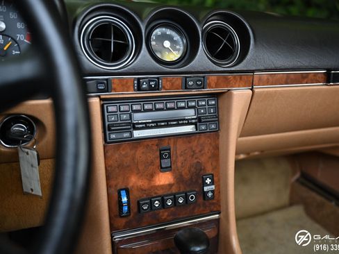 Used 1987 Mercedes-Benz 560 SL image 36