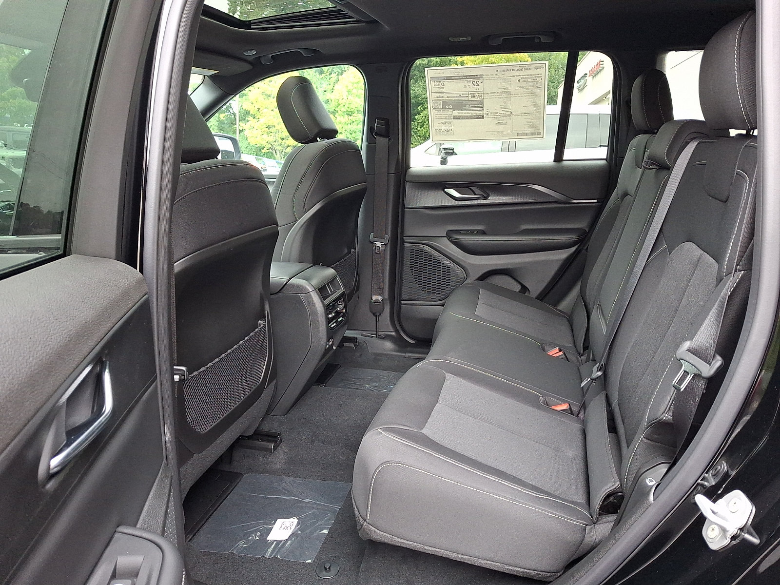 New 2027 Jeep Grand Cherokee Laredo X AWD/4WD image 6