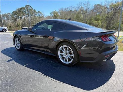 Used 2024 Ford Mustang GT Premium image 19