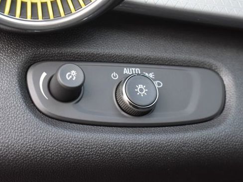 New 2026 Chevrolet Trax LT w/ LPO, Blackout Package image 22