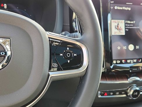 Certified 2024 Volvo XC60 T8 Ultimate w/ Protection Package Premier image 38