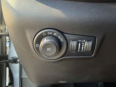 New 2026 Jeep Compass Limited image 32