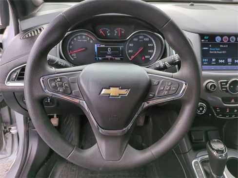 Certified 2018 Chevrolet Cruze LT w/ Sun And Sound Package image 13