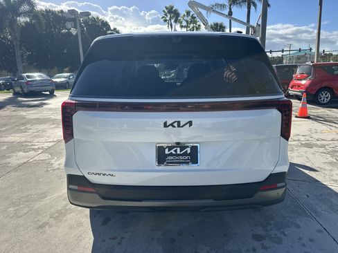 New 2026 Kia Carnival SX Prestige FWD image 5