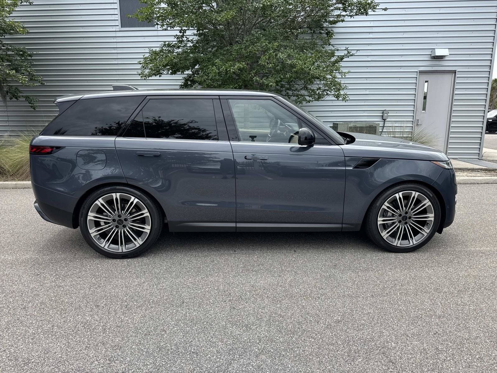 New 2026 Land Rover Range Rover Sport SE AWD/4WD image 5
