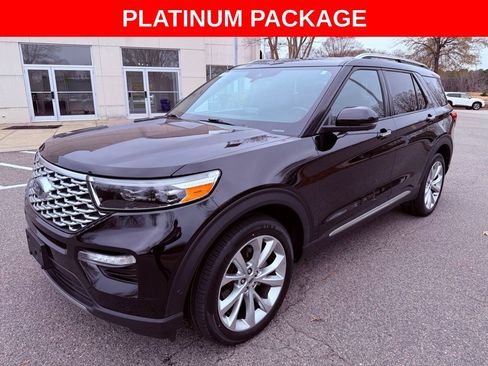 Used 2022 Ford Explorer Platinum w/ Equipment Group 601A image 3